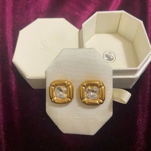 Stunning SWAROVSKI Crystal Earrings!!! Brand New!!